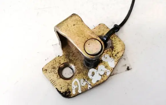 Opel Zafira A Front door lock loop/hook striker 