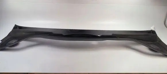 Audi Q3 F3 Wiper trim 