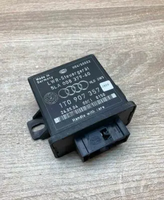 Volkswagen Touran I Light module LCM 1T0907357 5LA008379