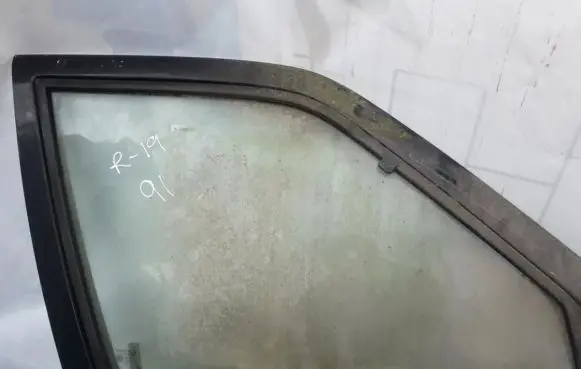 Renault 19 Front door window glass four-door