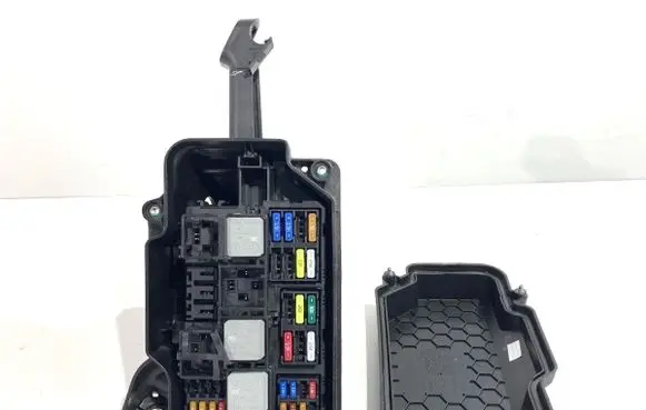 Mercedes-Benz GLE W167 Fuse box set A1675404601