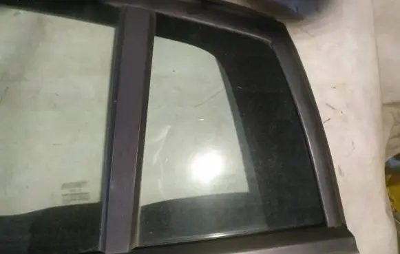 Fiat Bravo Rear vent window glass 