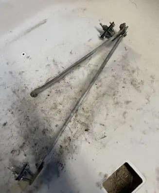 Mitsubishi L200 Front wiper linkage 