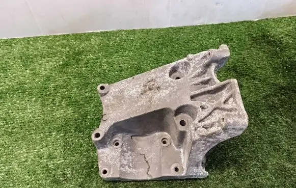 Ford C-MAX I Engine mounting bracket 4M5Q19D624CC
