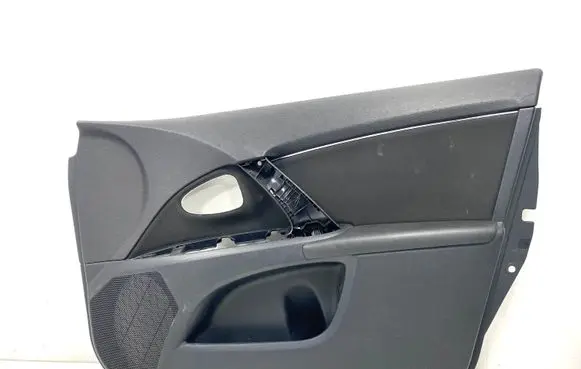 Toyota Avensis T270 Front door card panel trim 6777705040 698FRBB 086681