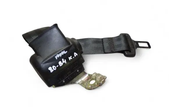 Middle seatbelt (rear)