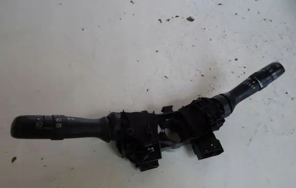 Toyota Prius (XW20) Tailgate/trunk/boot open switch 