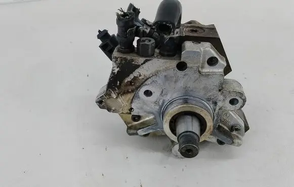 Audi A8 S8 D2 4D Fuel injection high pressure pump 057130755E