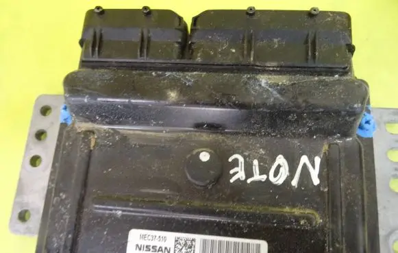 Nissan Note (E11) Engine control unit/module MEC37510 MEC37-510