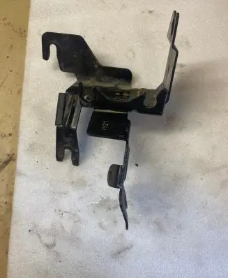 Dacia Duster II ABS pump bracket 478407136R 2219