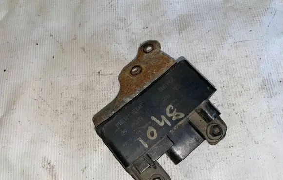 Mercedes-Benz C W203 Glow plug pre-heat relay a0255452832