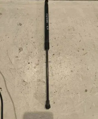 Audi A3 S3 8P Tailgate/trunk strut/damper 8p3827552