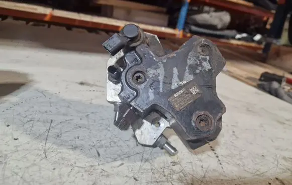Mercedes-Benz ML W164 Fuel injection high pressure pump 0445010145