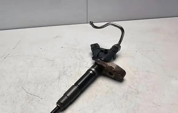 Fuel injector