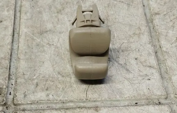 Toyota Avensis T250 Sun visor clip/hook/bracket 