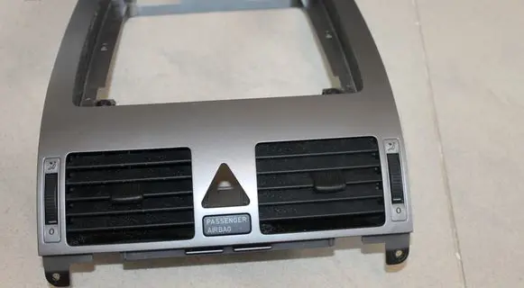 Volkswagen Touran I Dash center air vent grill 1T1819728D 1T0919234B