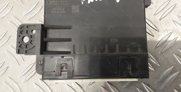 Toyota Prius+ (ZVW40) Climate control unit 8865047285