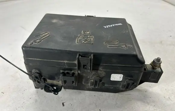 Dodge Challenger Fuse module P68312194AB 68312194AB