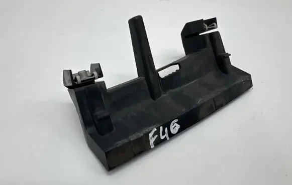 Headlight/headlamp mounting bracket