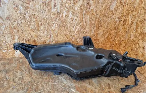 Volkswagen T-Roc AdBlue liquid reservoir 5q0131877AA
