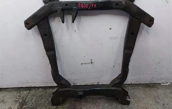 Chevrolet HHR Front axle beam 