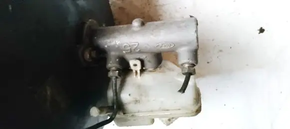 Ford Mondeo MK II Master brake cylinder