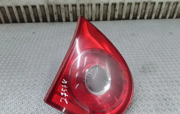 Volkswagen Golf V Tailgate rear/tail lights 1K6945093G