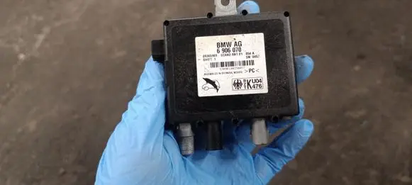 BMW X5 E53 Aerial antenna amplifier 6906070
