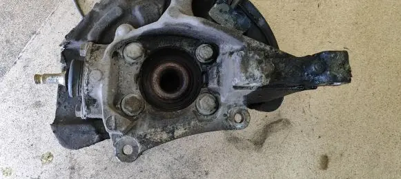 Volvo V70 Front wheel hub