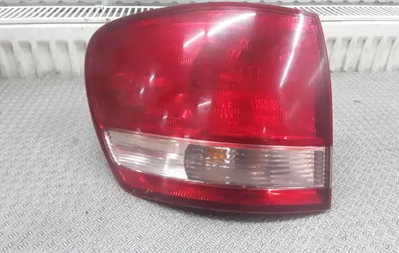 Toyota Avensis Verso Rear/tail lights