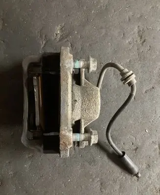 Front brake caliper