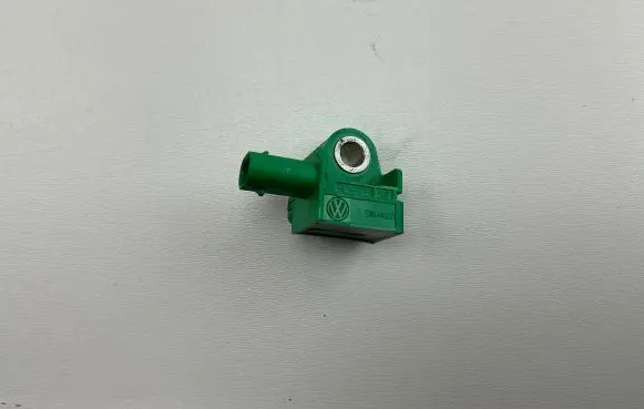 Volkswagen Golf VI Airbag deployment crash/impact sensor 5K0959351 5WK44000
