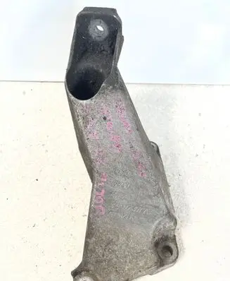 Volkswagen PASSAT B5.5 Engine mounting bracket 8E0199307A