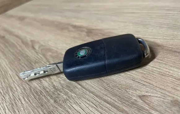 Skoda Fabia Mk2 (5J) Ignition key/card 