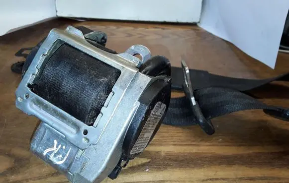 Audi A8 S8 D3 4E Front seatbelt 601782700