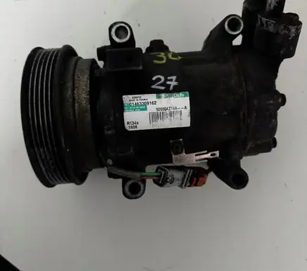Nissan Juke I F15 Air conditioning (A/C) compressor (pump) 92600AZ74