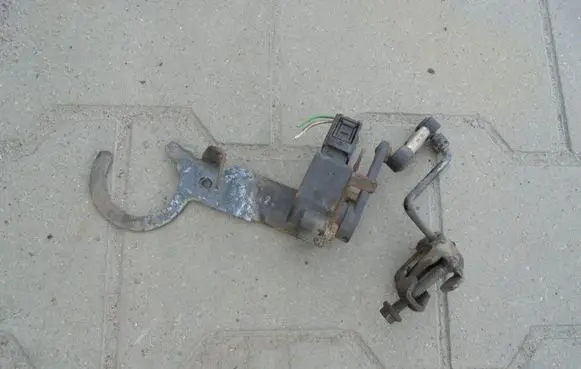 Headlight/headlamp level sensor
