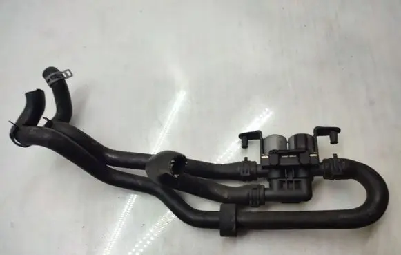 BMW 5 E60 E61 Coolant heater control valve 6906652