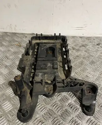 Volkswagen Golf VI Battery tray 1K0915333