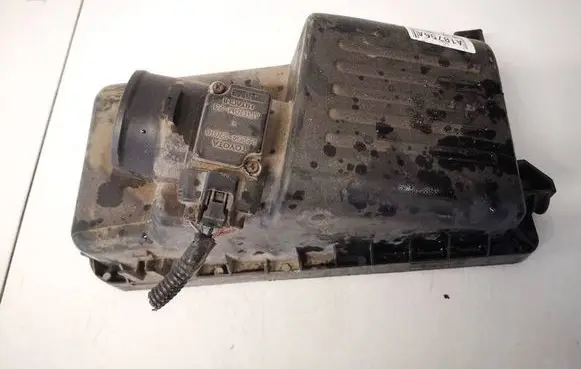 Toyota Corolla E120 E130 Air filter box 177050G011