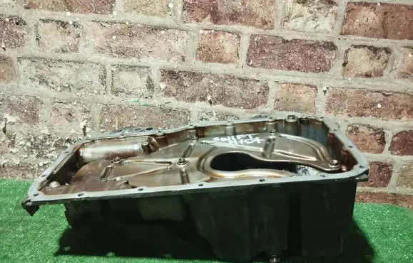 Suzuki Swift I Oil sump 
