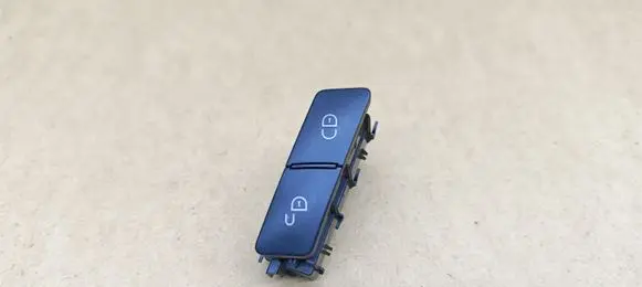 Mercedes-Benz C W204 Central locking switch button A2049058502