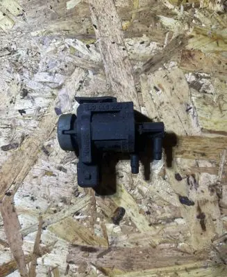 Volkswagen PASSAT B6 Turbo solenoid valve 1J0906283A