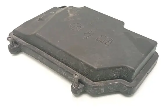Mercedes-Benz C W205 Fuse box cover A2055400182