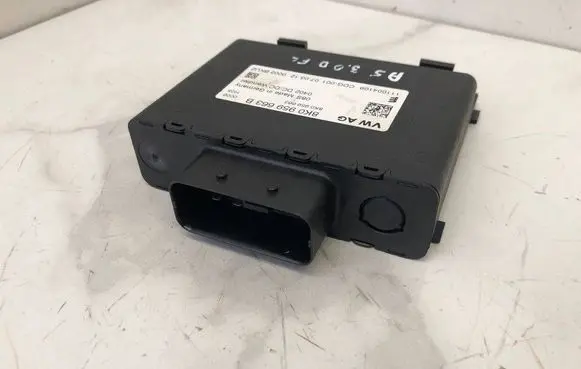 Audi A5 Sportback 8TA Voltage converter/converter module 8K0959663B 111004109 8K0959663