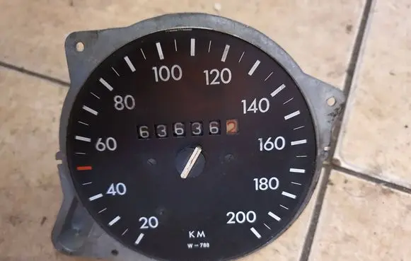 Opel Kadett E Speedometer (instrument cluster) BE105 GD46 W788