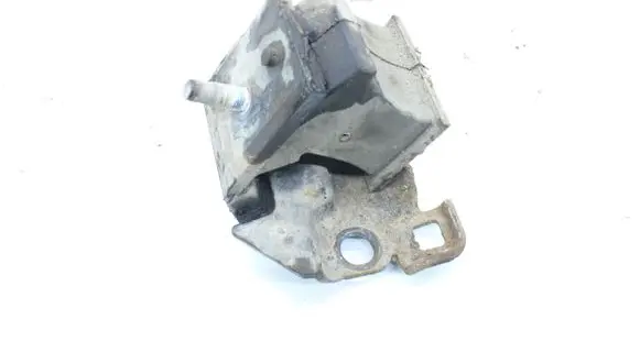 Nissan Navara D40 Engine mount bracket