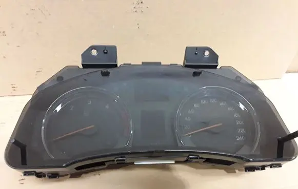 Toyota Avensis T270 Speedometer (instrument cluster) 8380005K40