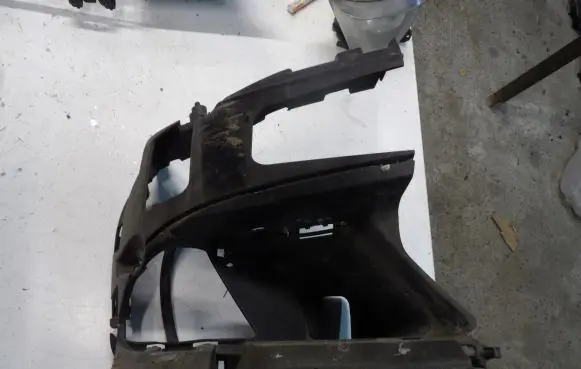 BMW 6 E63 E64 Front bumper mounting bracket 7184696