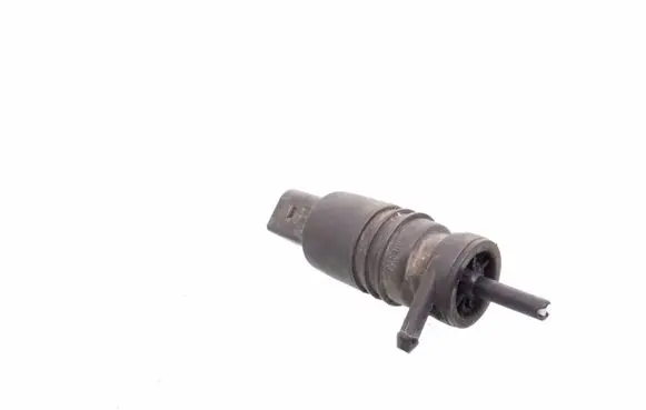 Volkswagen PASSAT B5 Windscreen/windshield washer pump